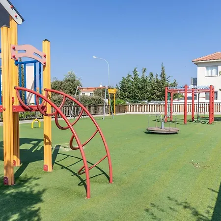 Mythical Sands Resort, Proteam Паралимни