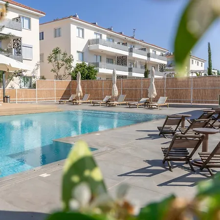 Mythical Sands Resort, Proteam Паралимни